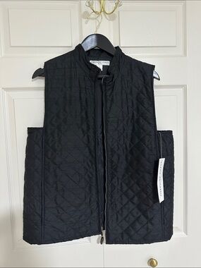 NWT - Josephine Chaus - Sleeveless Quilted Vest - Black